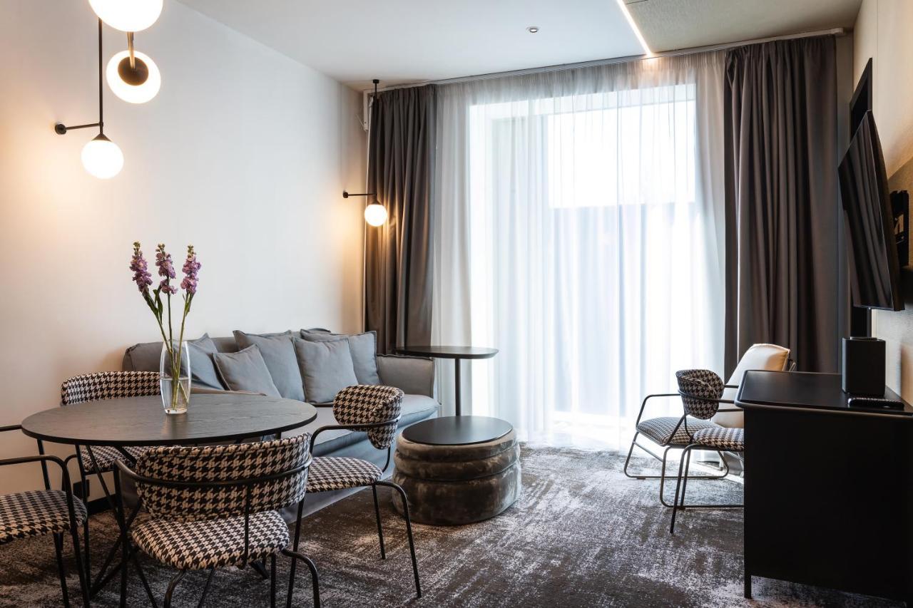 Novotel Living Almaty Jetisu Eksteriør bilde