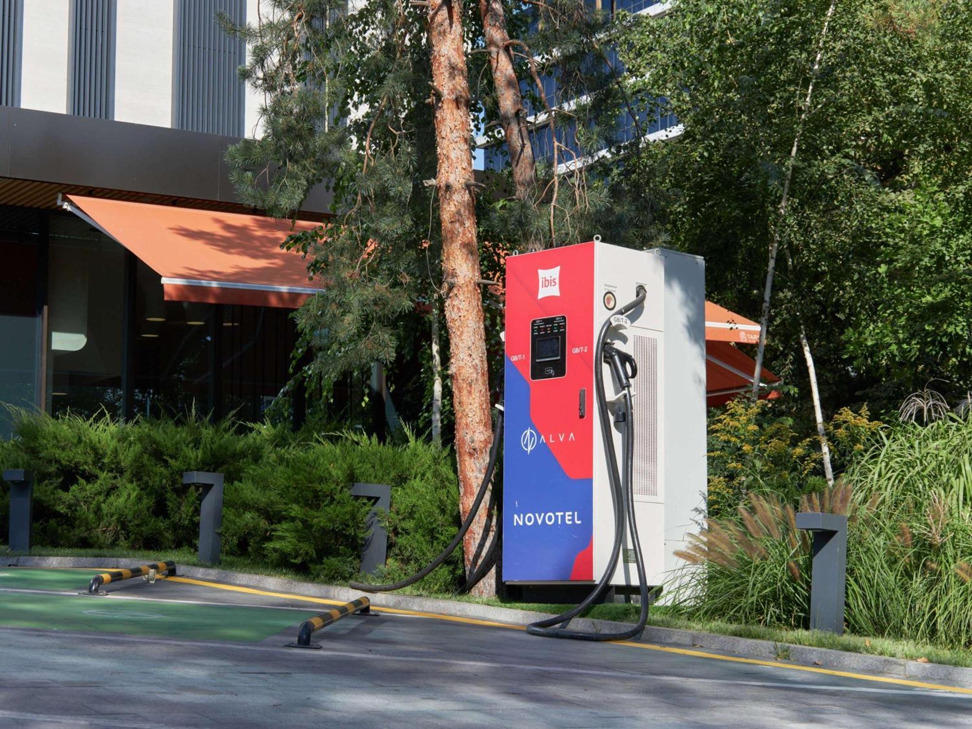 Novotel Living Almaty Jetisu Eksteriør bilde